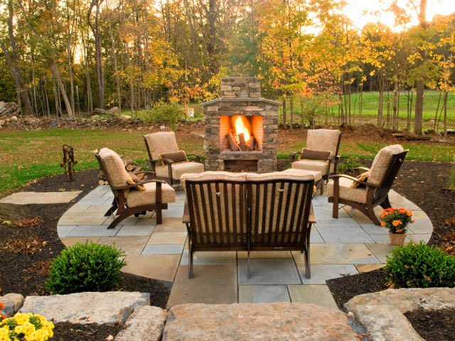 Designing fireplaces in the garden